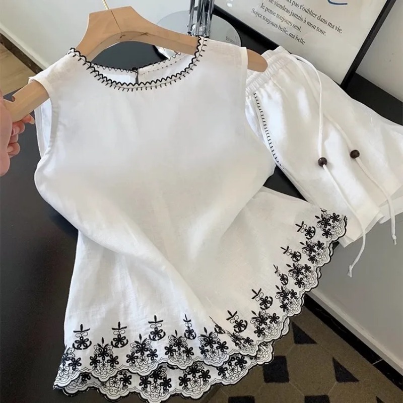 Gilet en dentelle brodée pour  - Embroidery Uniforms avis et prix