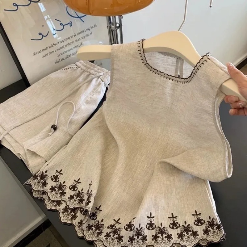 Gilet en dentelle brodée pour  - Embroidery Uniforms avis et prix