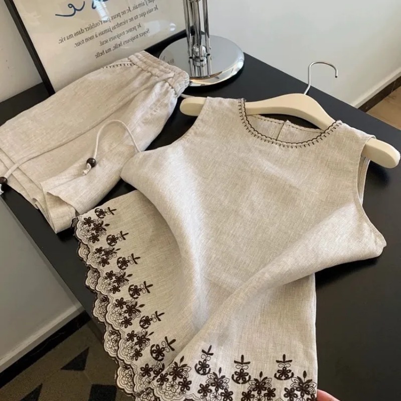 Gilet en dentelle brodée pour  - Embroidery Uniforms avis et prix