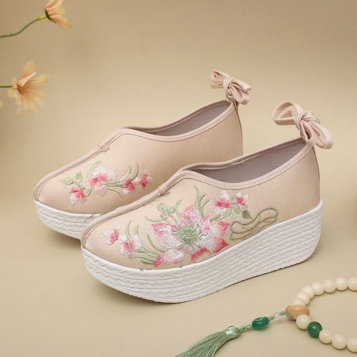 Chaussures compensées brodées  - Embroidery Lace avis et prix