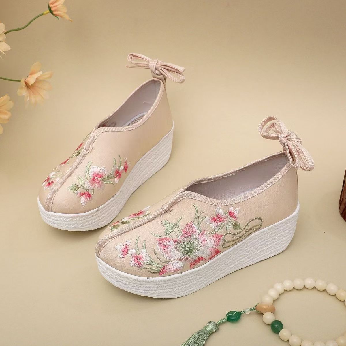 Chaussures compensées brodées  - Embroidery Lace avis et prix
