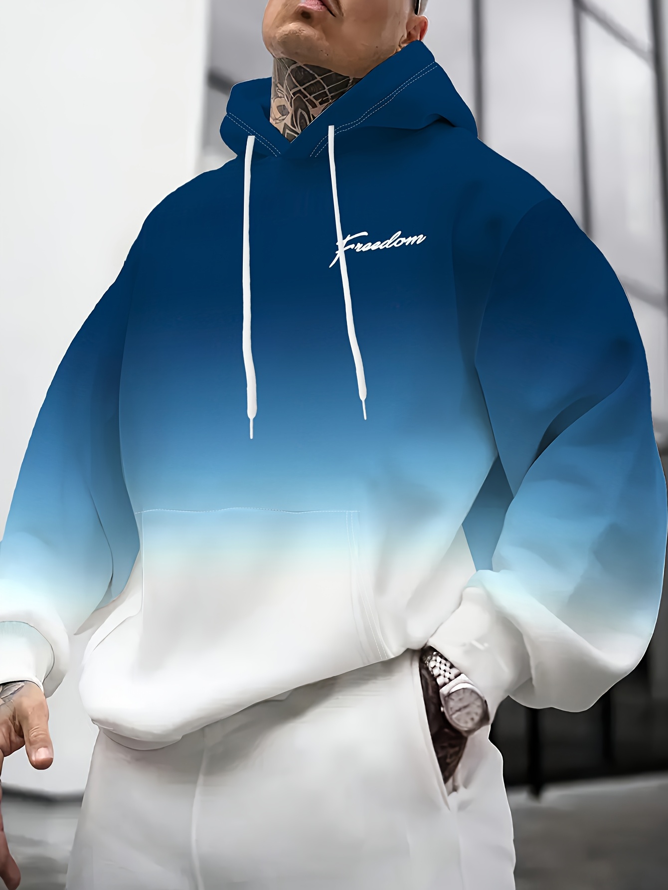 Sweat à capuche homme bicolore - Embroidery Font Free avis et prix